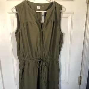 Womens Gap sleeveless dress, size medium tall, NWT.